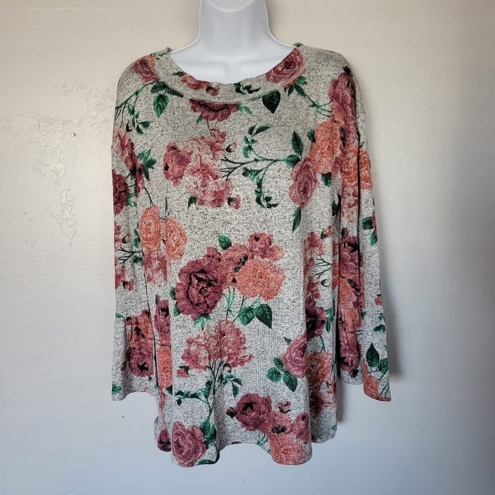 Maurices Medium Grey Long Sleeve Blouse Red Rose Floral Print Bell Sleeve Soft